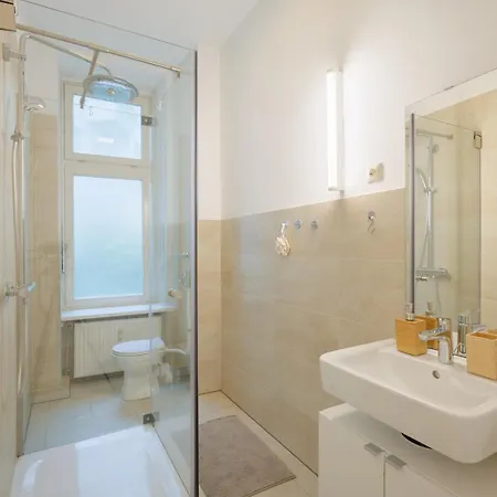 Charming In Shared In Berlin-kreuzberg Berlin