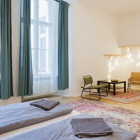 Apartment Charming In Shared In Berlin-kreuzberg